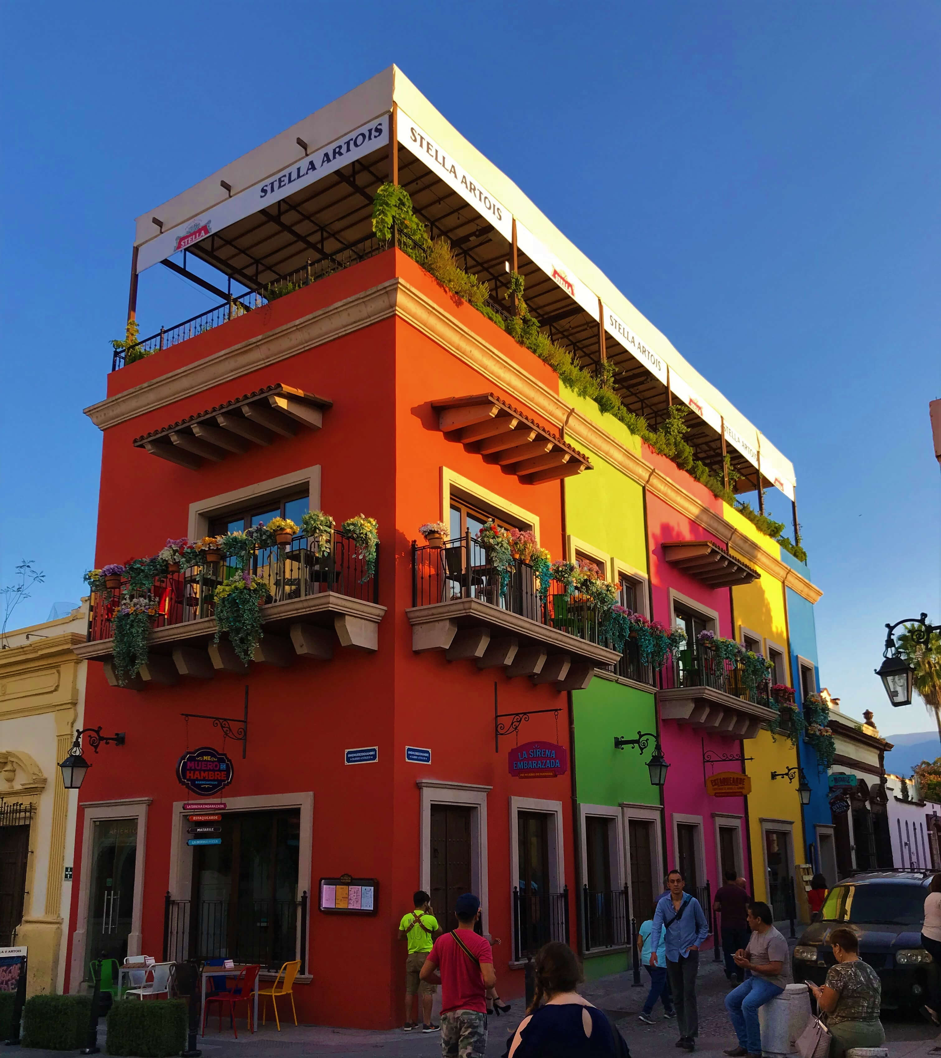 Imagen de una esquna del Barrio Antiguo en Monterrey Nuevo León.