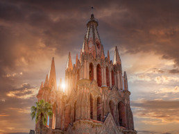 Catedral de San Miguel Arcángel, Parroquia de San Miguel Arcángel, en el centro histórico de la ciudad de San Miguel De Allende, México